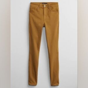 Mid-Rise Jegging in Honey Mustard